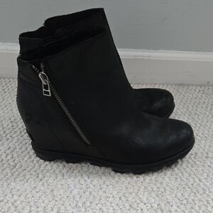 Sorel Black Wedge Boots Ankle Boots SIZE 10.5
